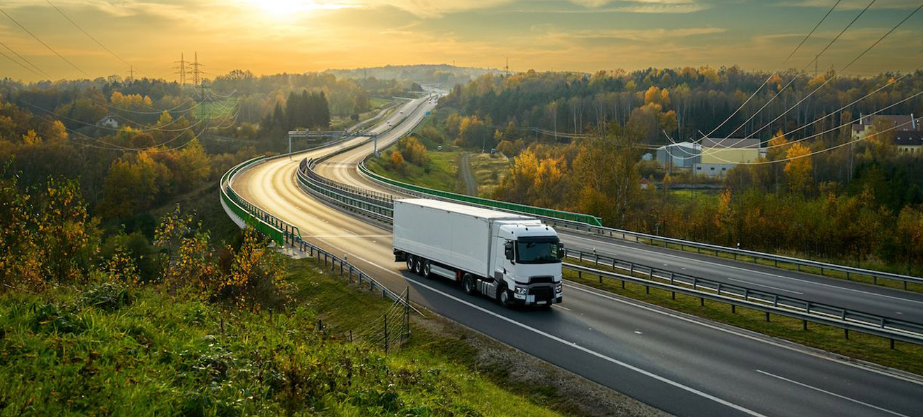 International truck transport
